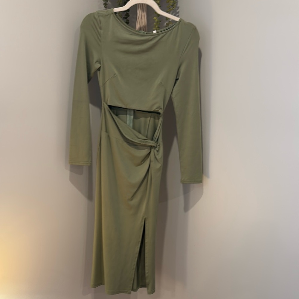 Green midi cut out wedding guest, going out dress!